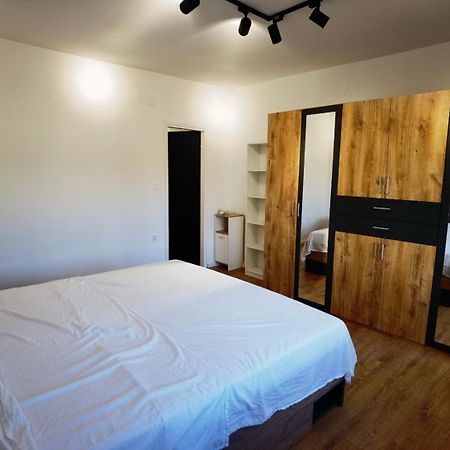 Apartments Dijana Supetarska Draga Ngoại thất bức ảnh