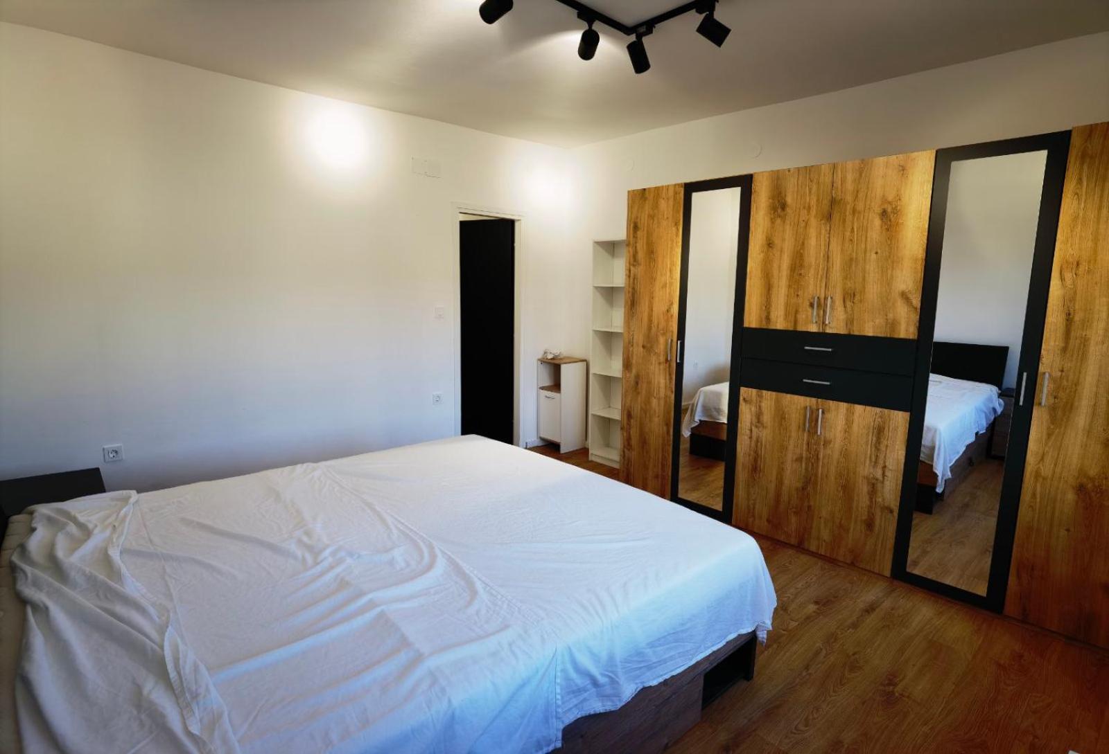 Apartments Dijana Supetarska Draga Ngoại thất bức ảnh