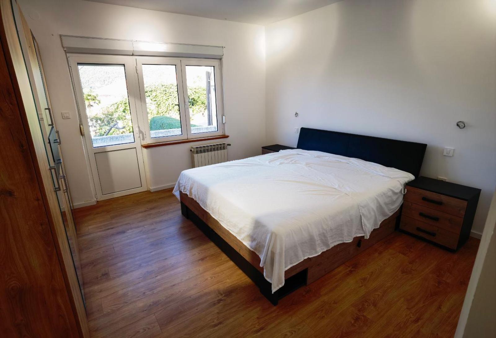 Apartments Dijana Supetarska Draga Ngoại thất bức ảnh
