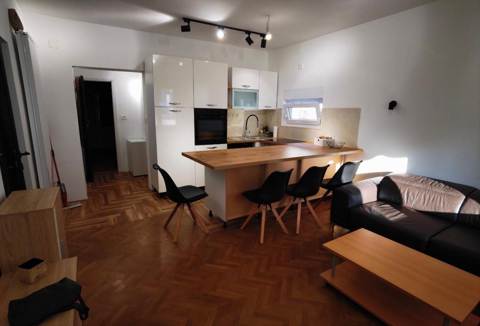 Apartments Dijana Supetarska Draga Ngoại thất bức ảnh