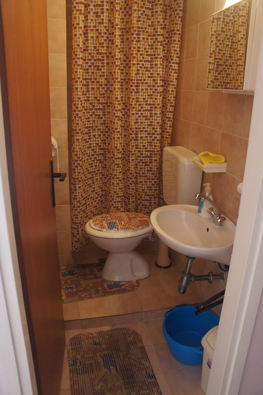 Apartments Dijana Supetarska Draga Phòng bức ảnh