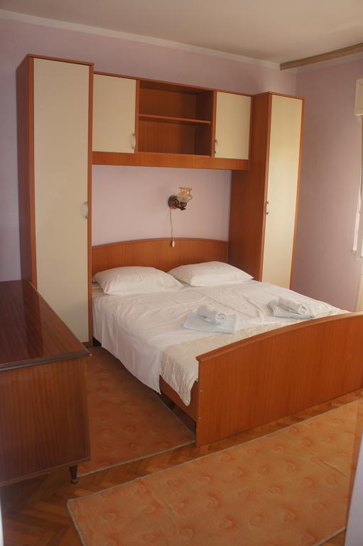 Apartments Dijana Supetarska Draga Phòng bức ảnh